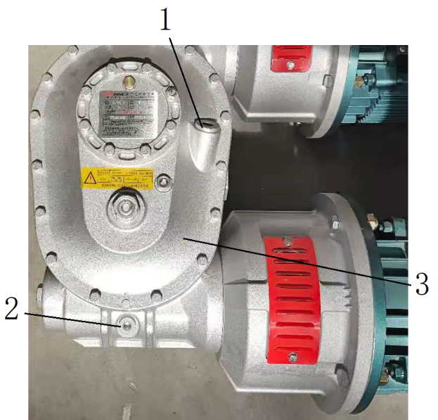 施工电梯--SAJ100涡轮蜗杆斜齿轮减速器